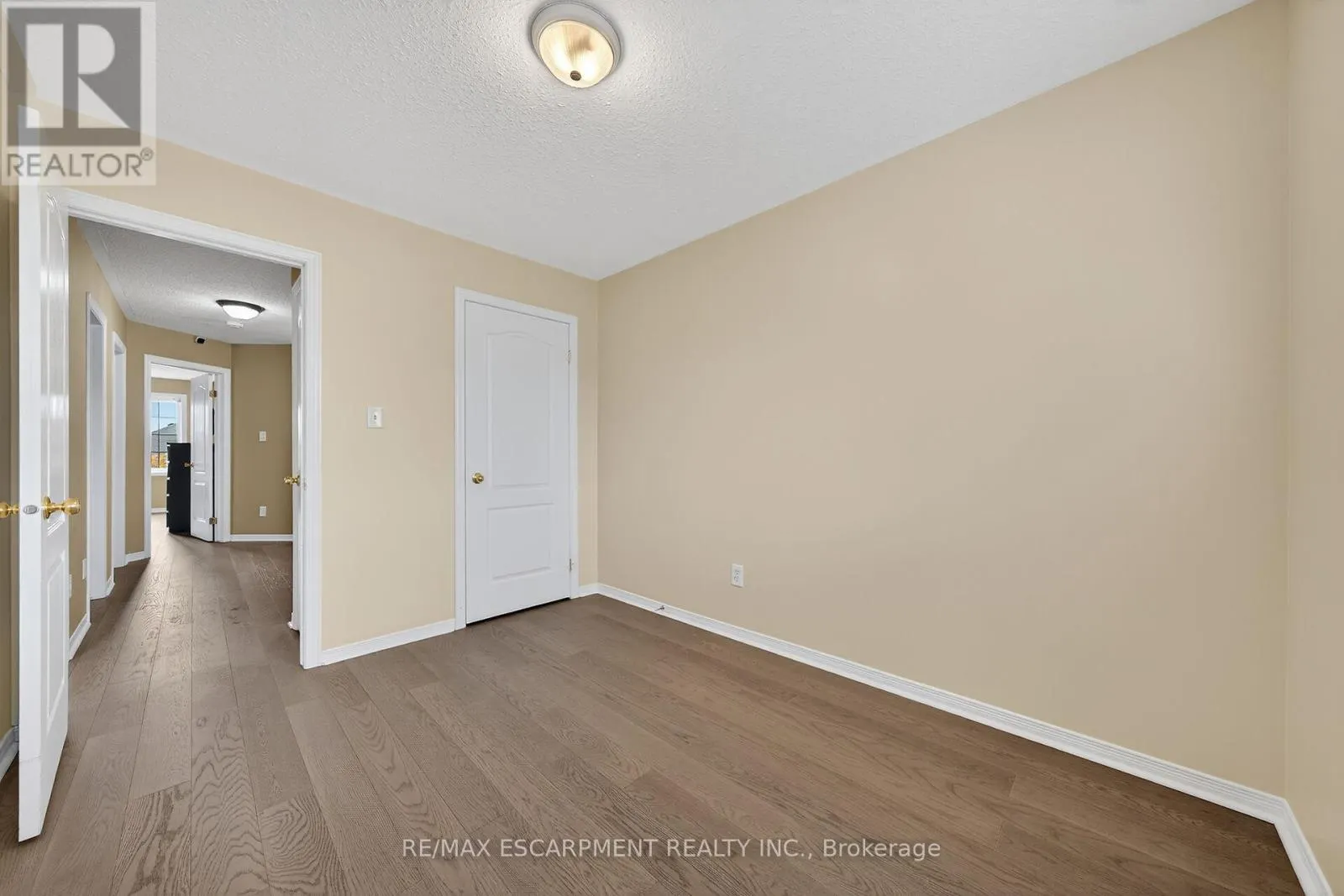 23 - 7 SOUTHSIDE PLACE