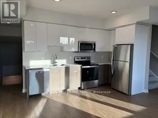 112 - 708 WOOLWICH STREET