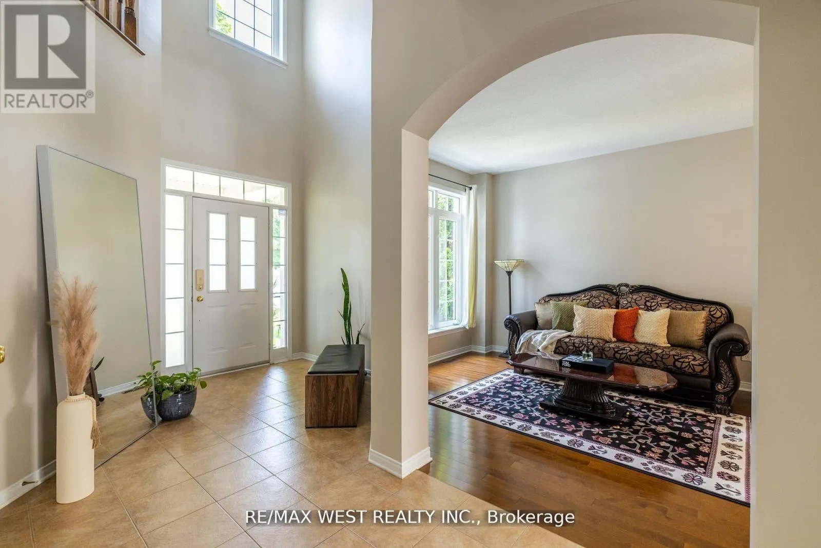 214 CASTLEGARTH CRESCENT