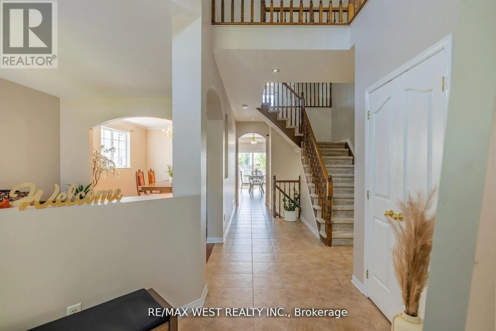 214 CASTLEGARTH CRESCENT