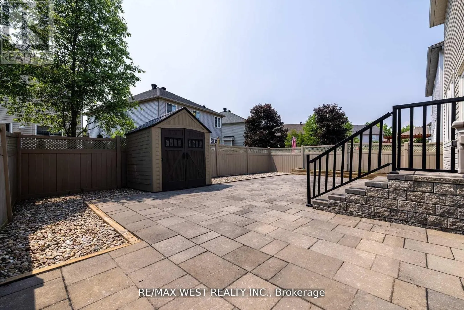 214 CASTLEGARTH CRESCENT