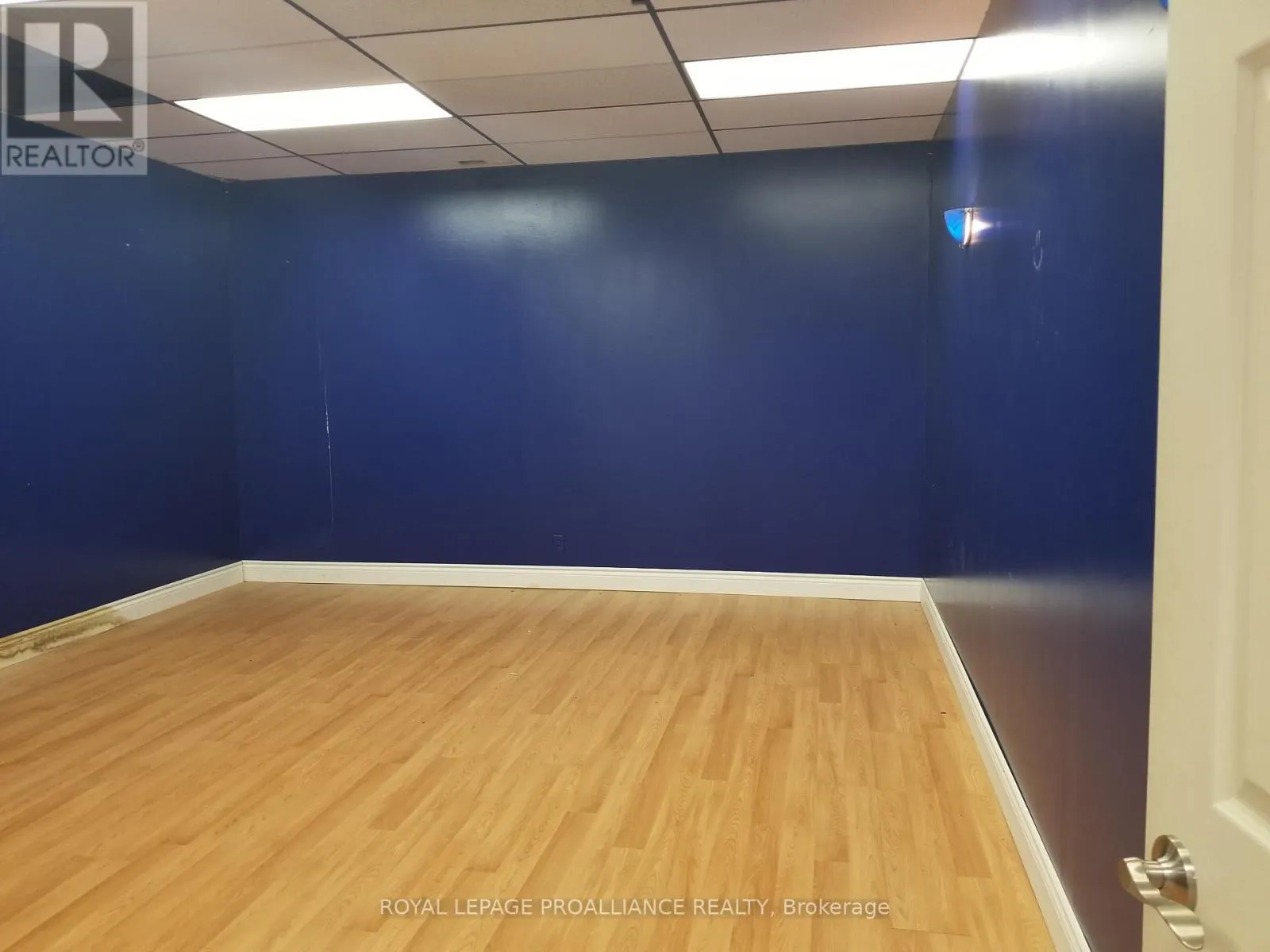 R3 - 205 NORTH FRONT STREET, #R3