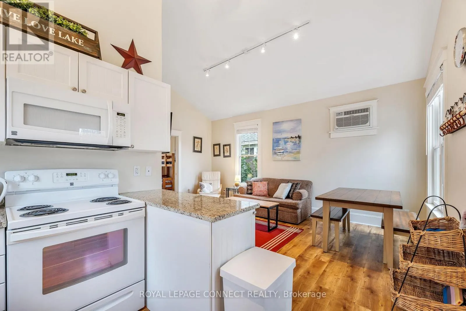 178 - 11 FARM VIEW LANE