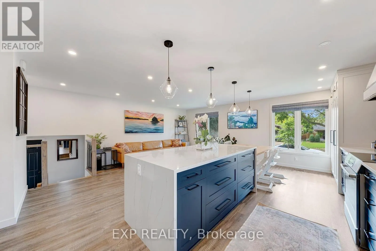 44 ROYAL ORCHARD CRESCENT