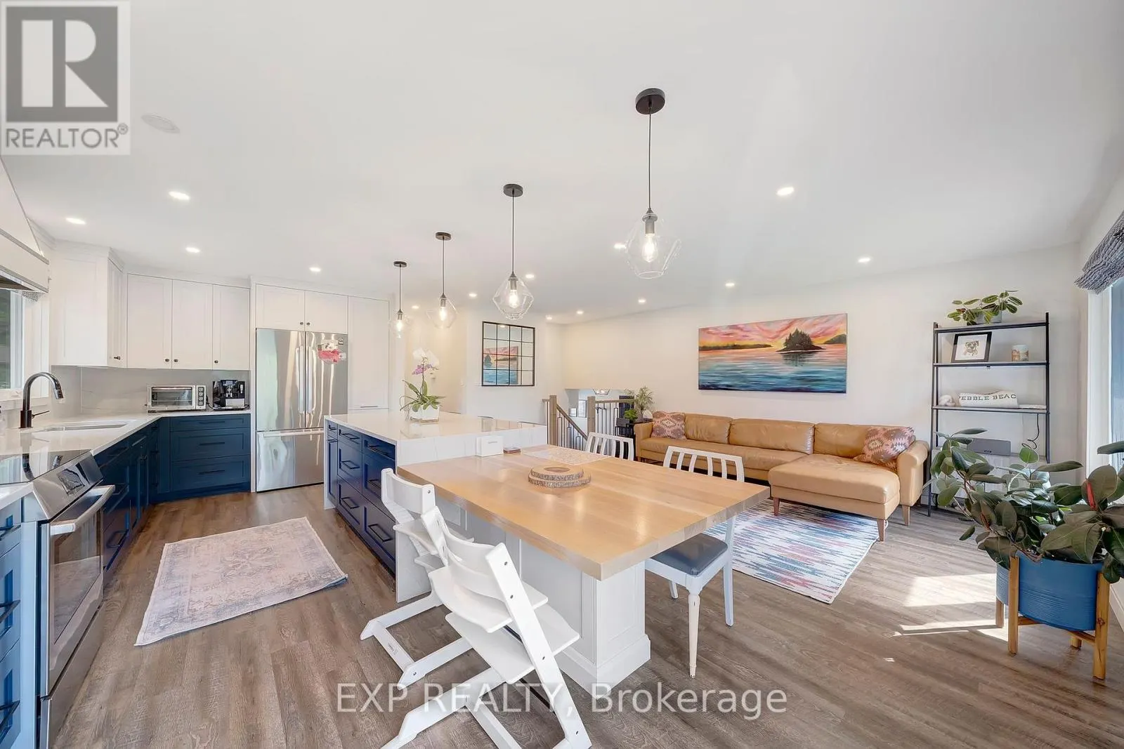 44 ROYAL ORCHARD CRESCENT