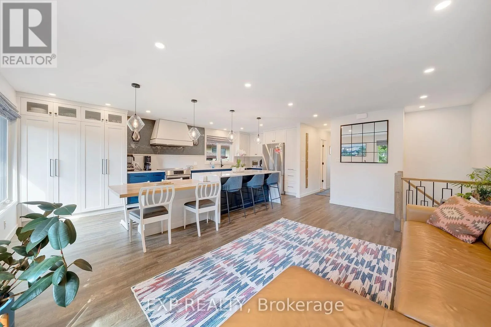 44 ROYAL ORCHARD CRESCENT