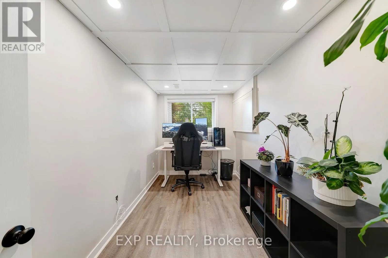 44 ROYAL ORCHARD CRESCENT