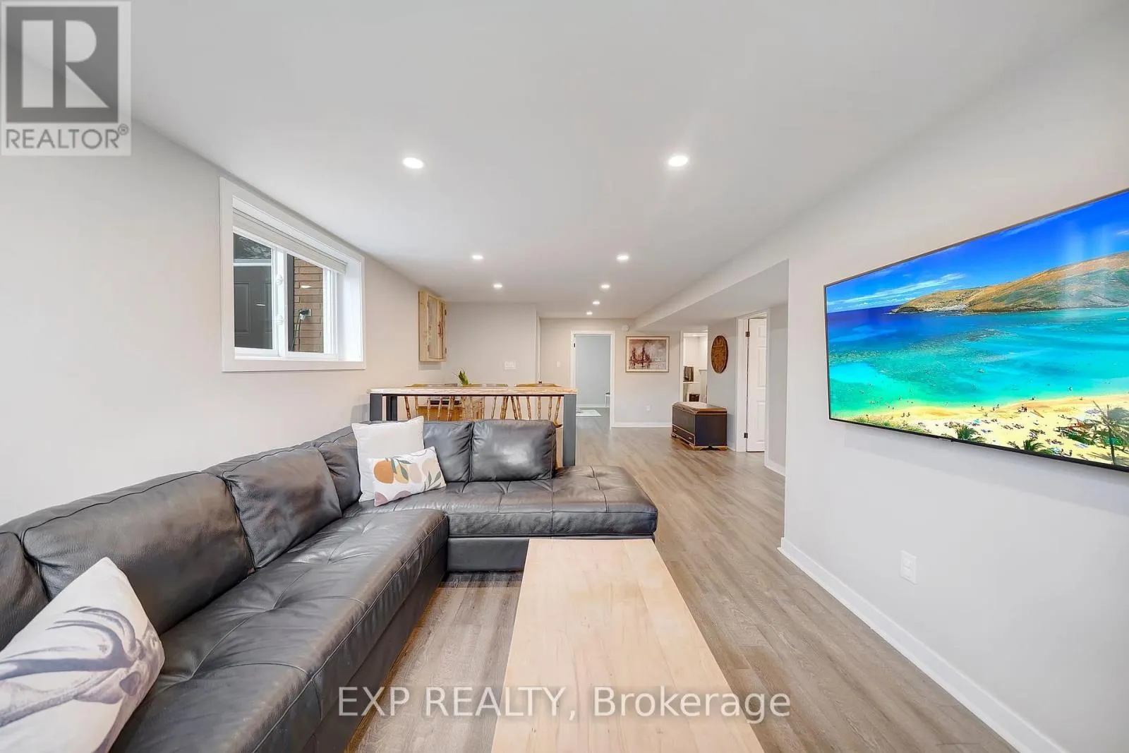 44 ROYAL ORCHARD CRESCENT