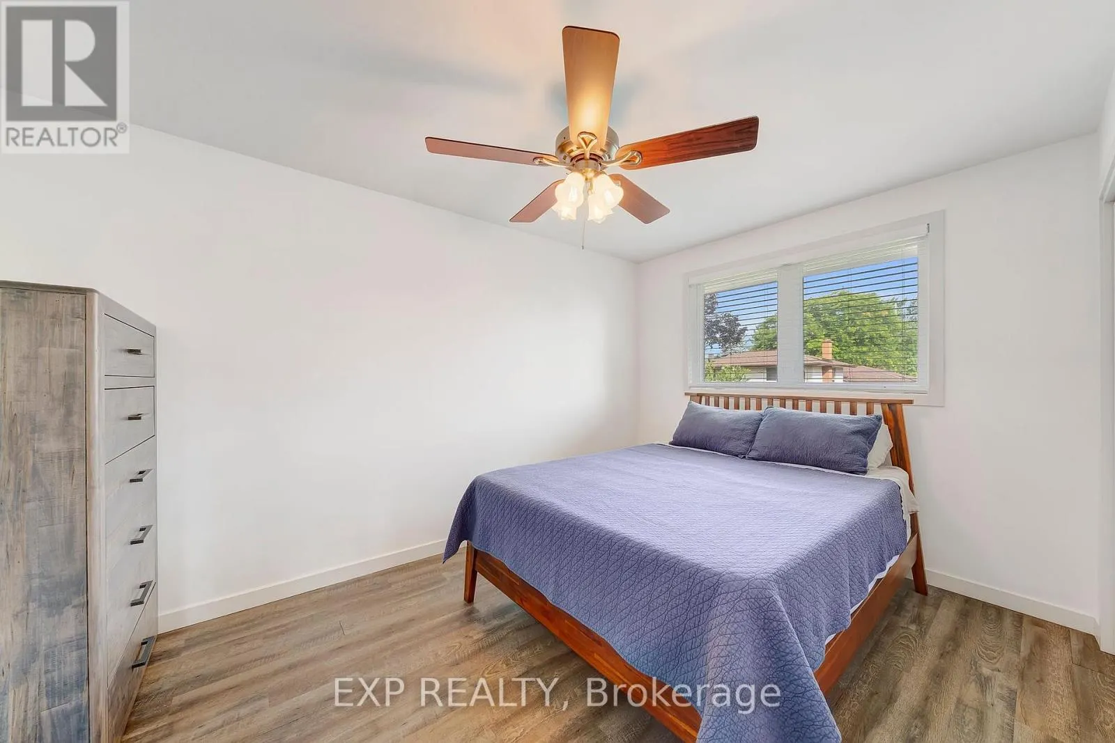 44 ROYAL ORCHARD CRESCENT