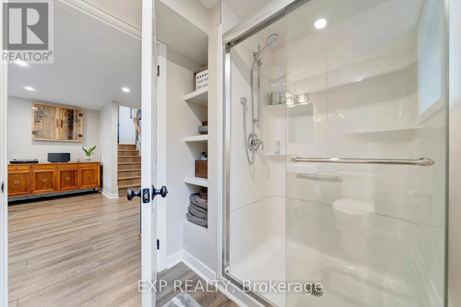 44 ROYAL ORCHARD CRESCENT