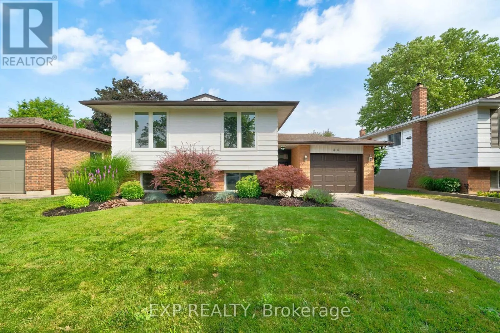 44 ROYAL ORCHARD CRESCENT