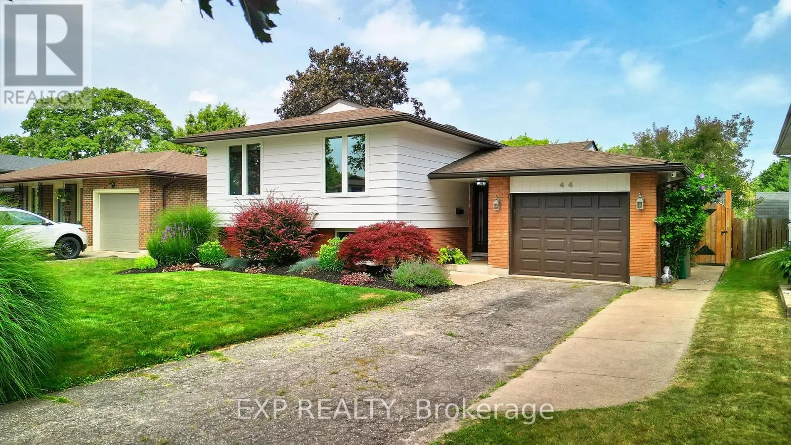 44 ROYAL ORCHARD CRESCENT