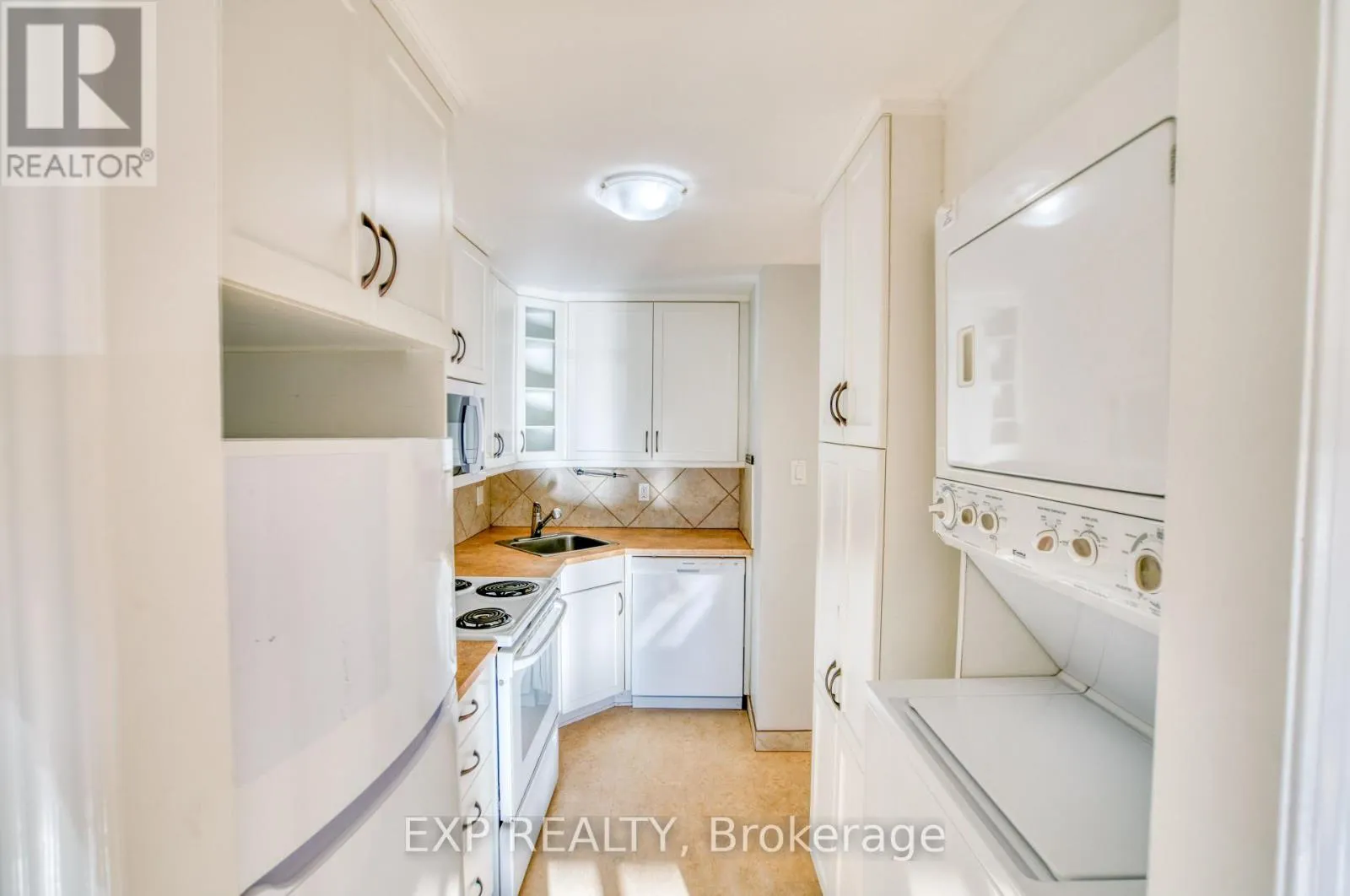 1 - 16 SWEETBRIAR CIRCLE