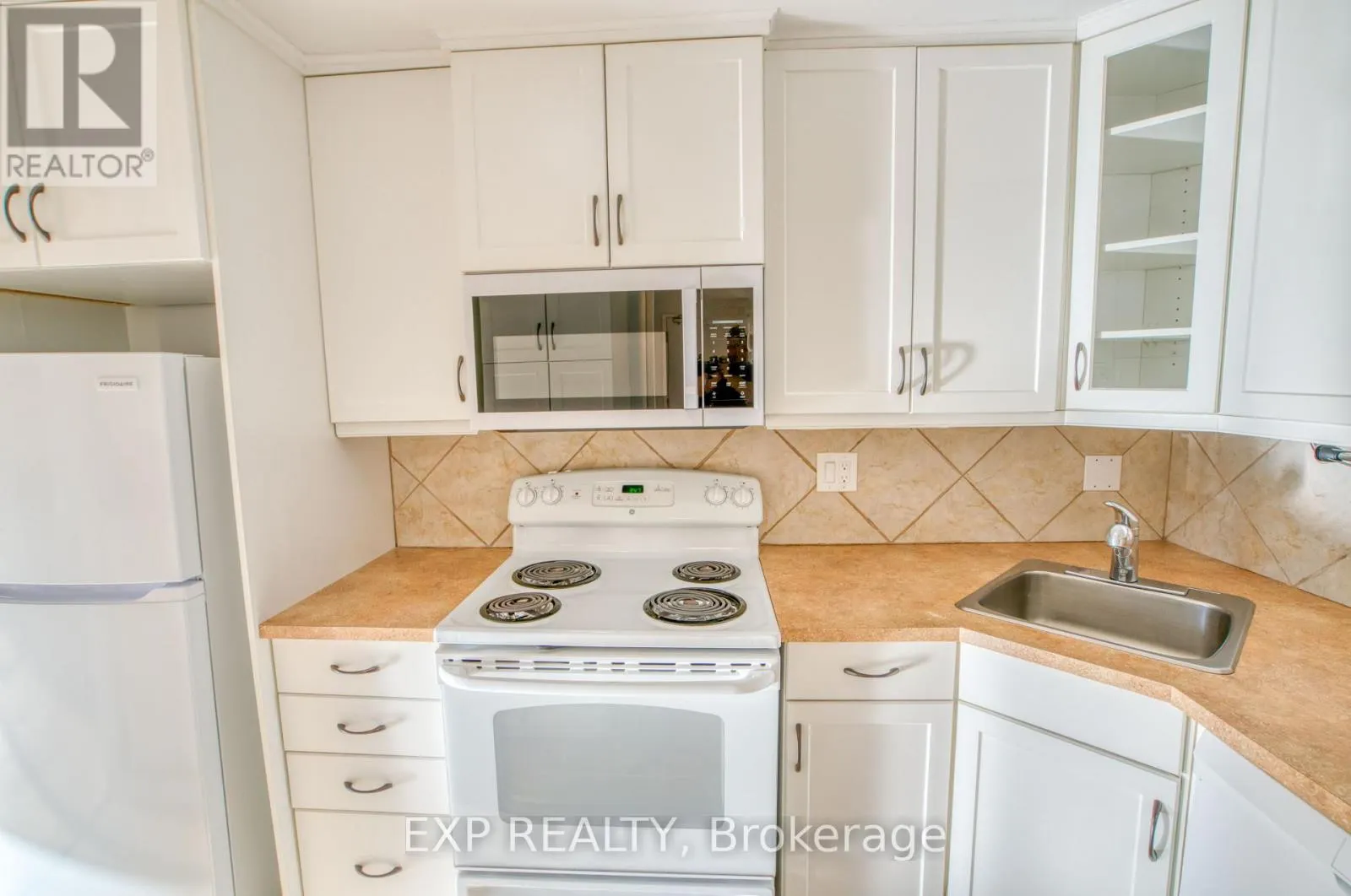 1 - 16 SWEETBRIAR CIRCLE