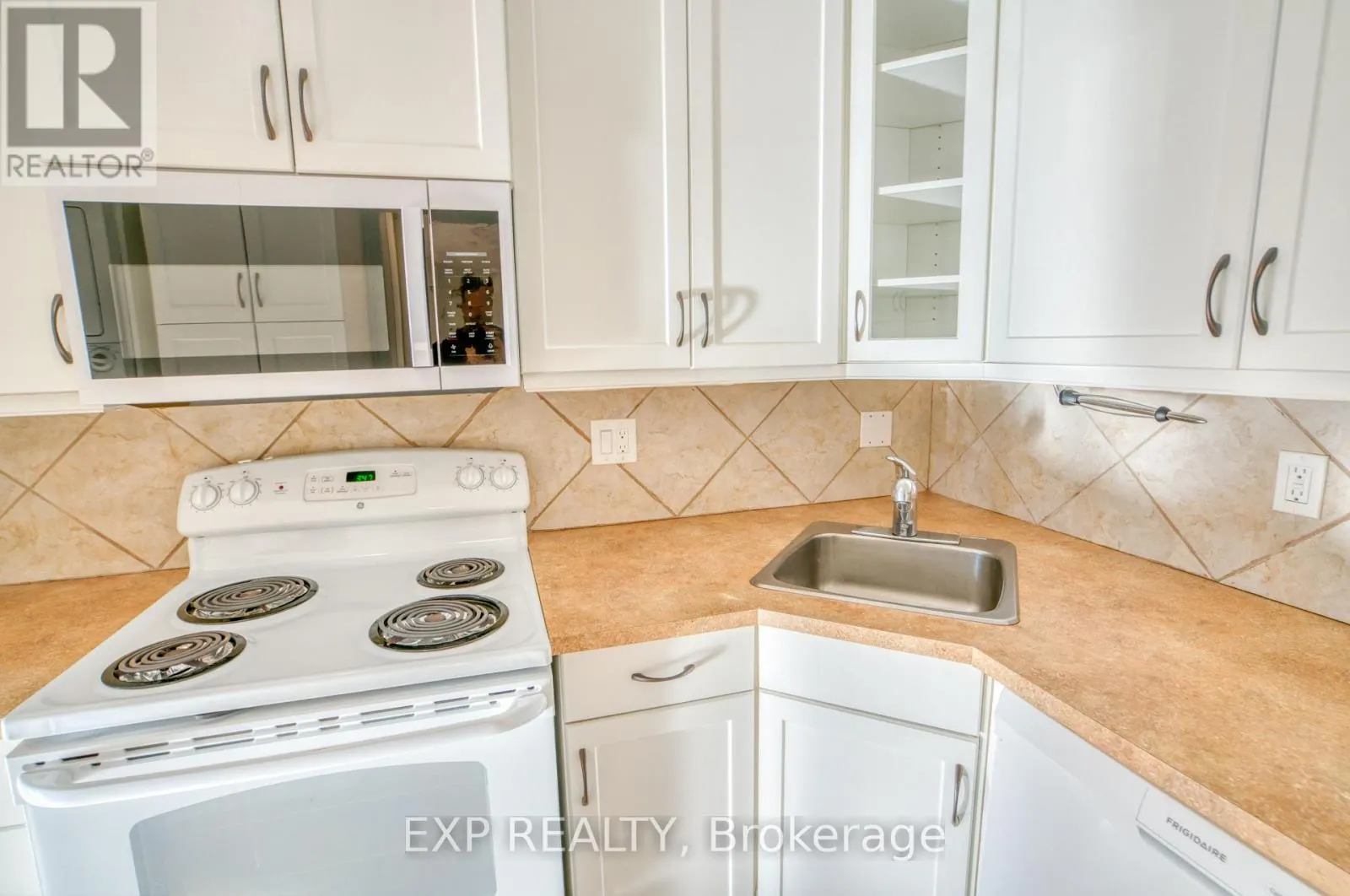 1 - 16 SWEETBRIAR CIRCLE