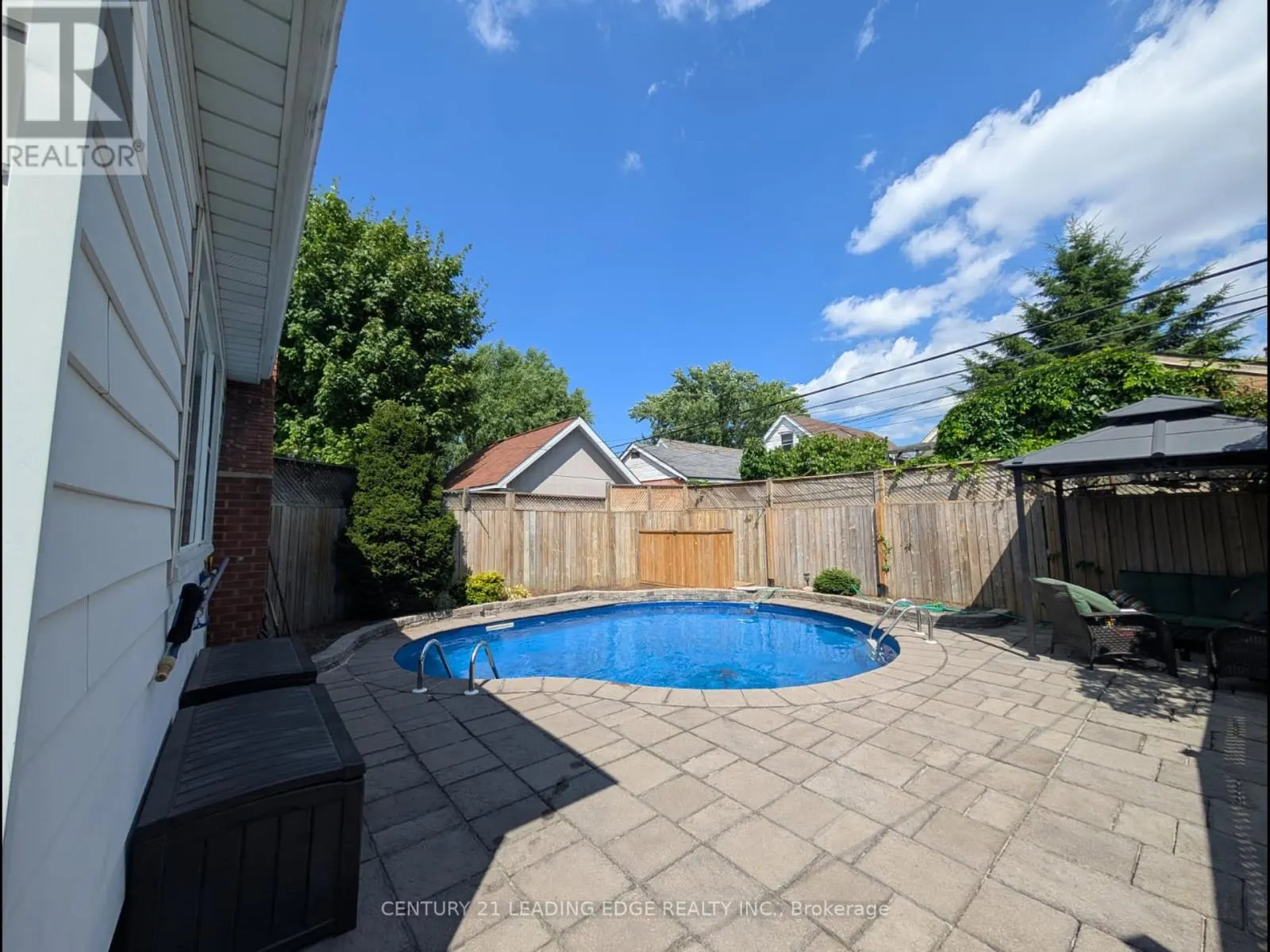 215 WEXFORD AVENUE S