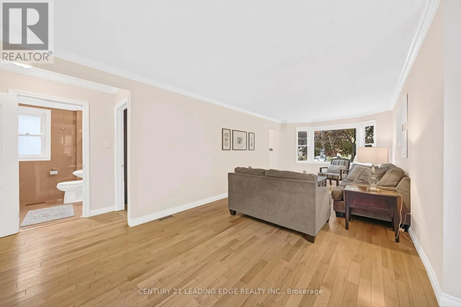 215 WEXFORD AVENUE S