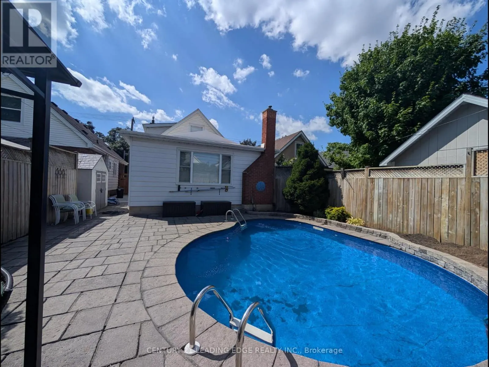 215 WEXFORD AVENUE S