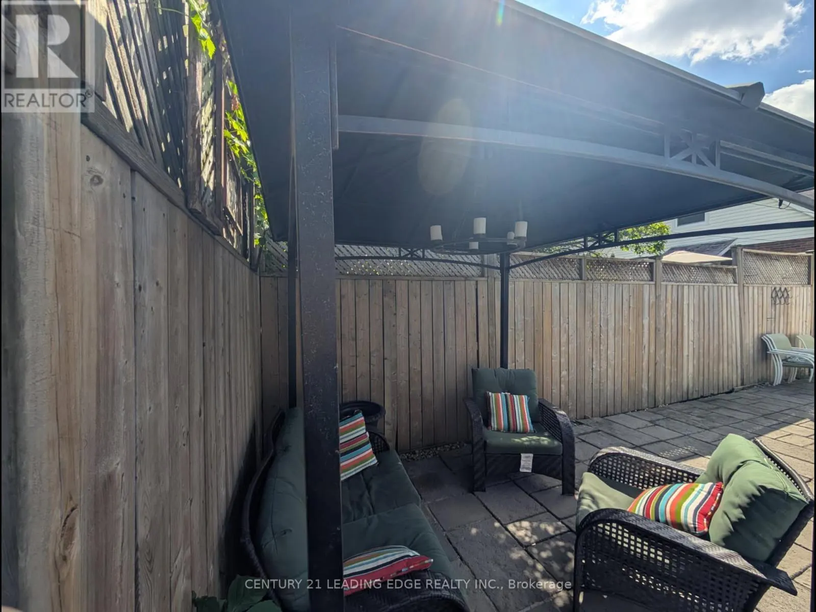 215 WEXFORD AVENUE S