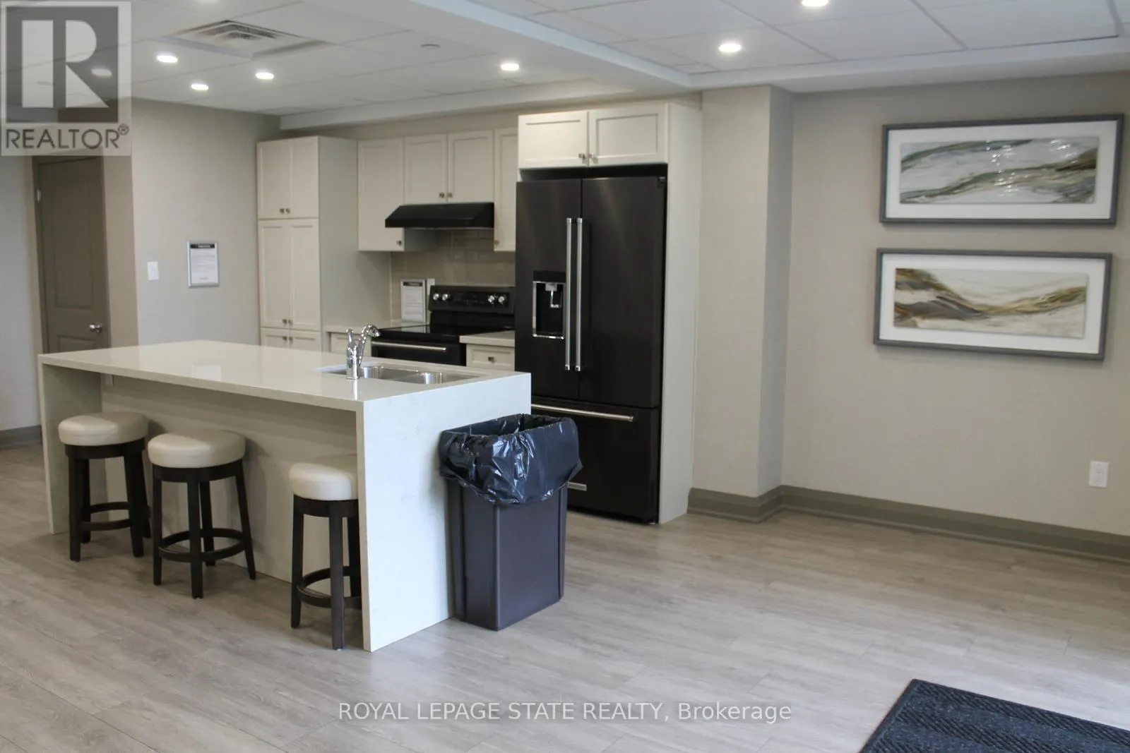 123 - 101 SHOREVIEW PLACE