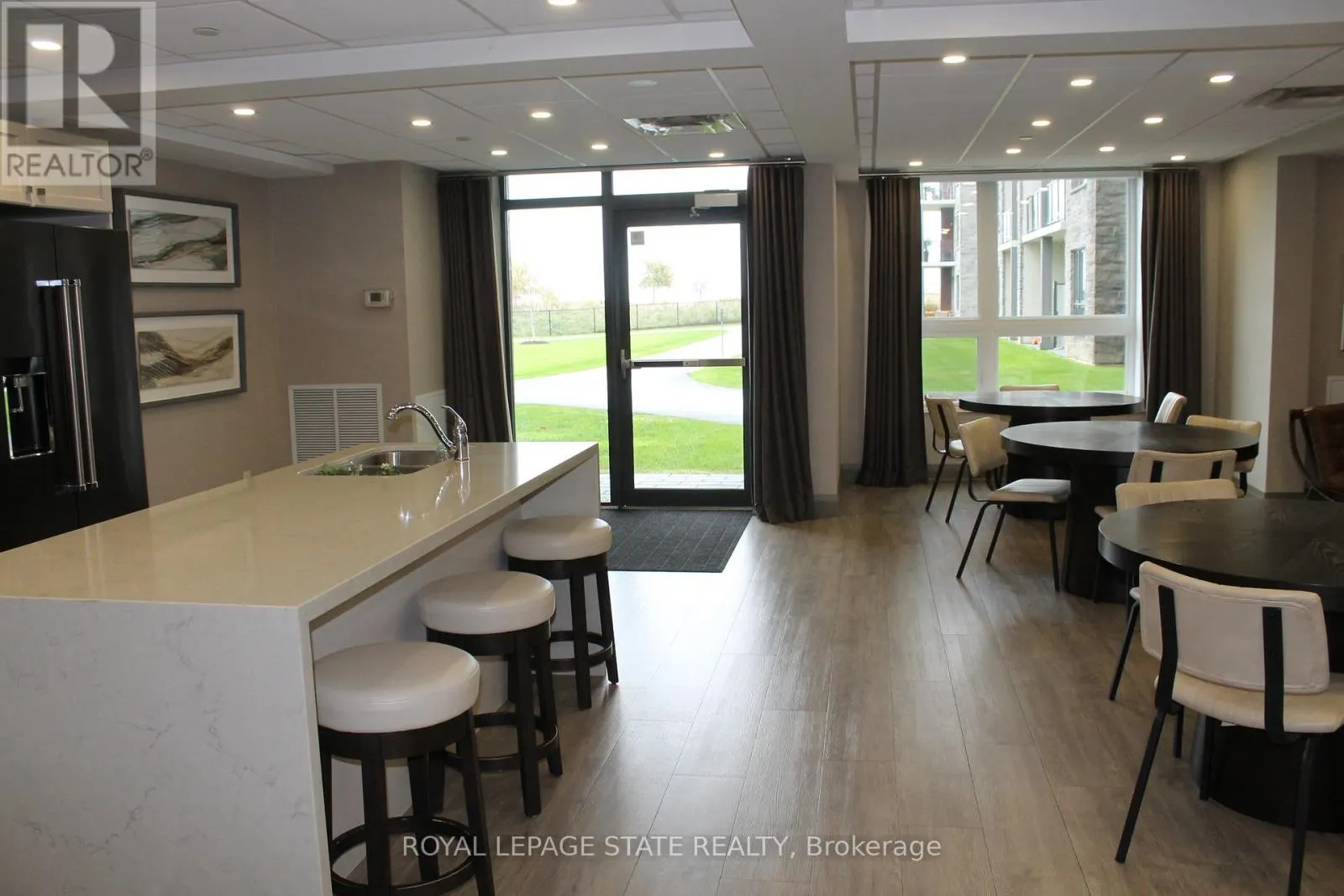 123 - 101 SHOREVIEW PLACE