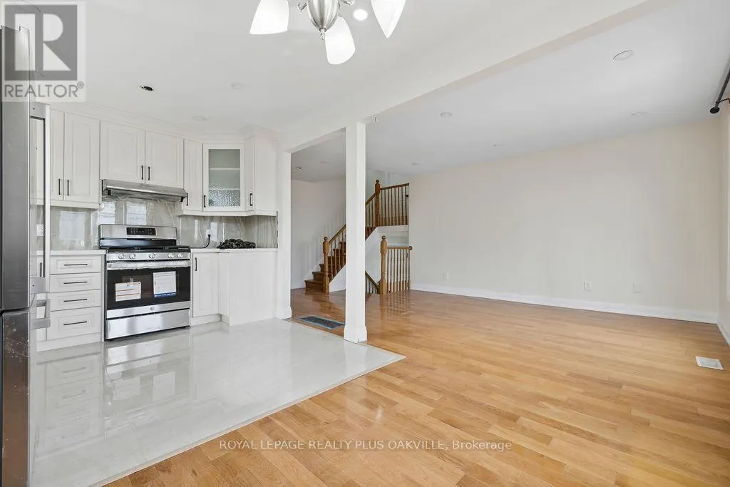 UPPER - 354 BARTON STREET E