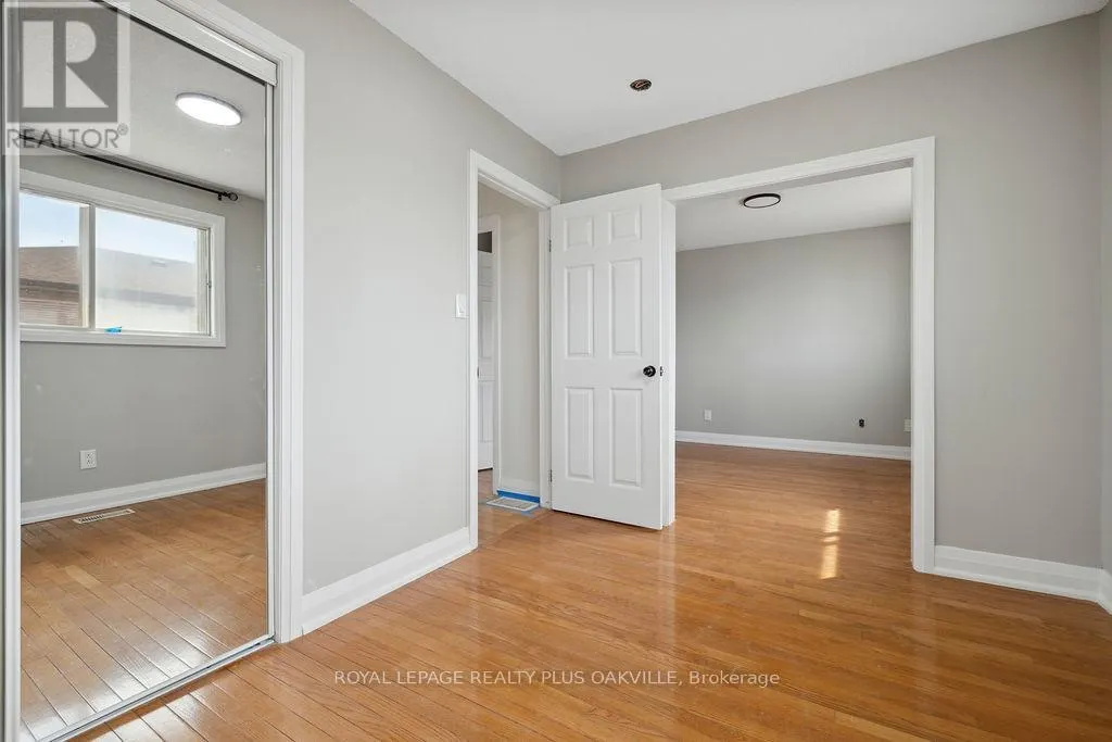 UPPER - 354 BARTON STREET E