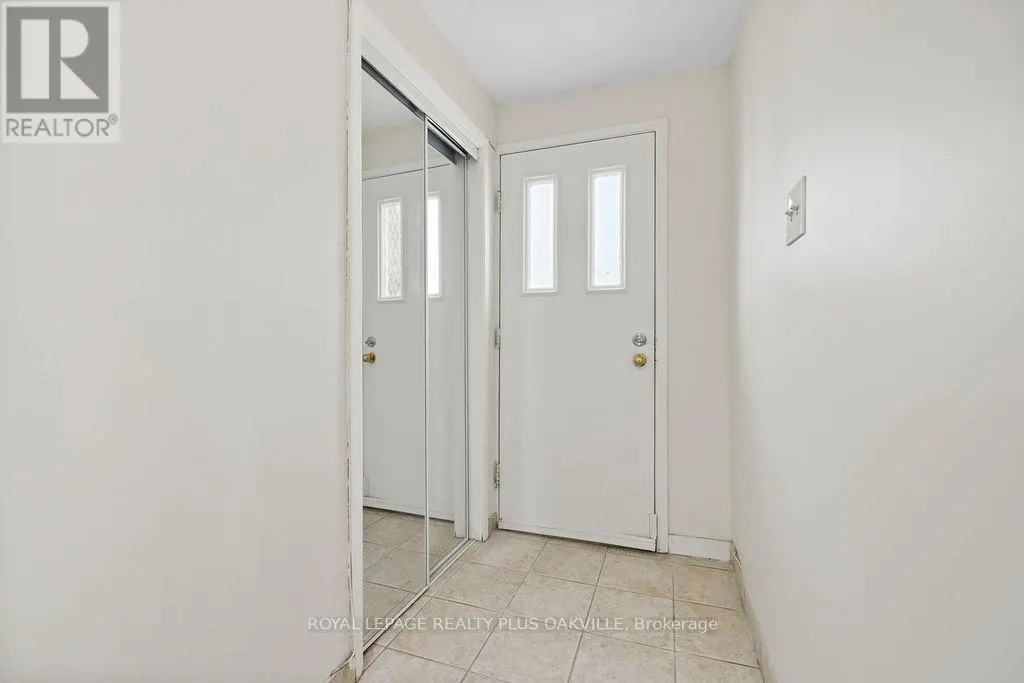 UPPER - 354 BARTON STREET E