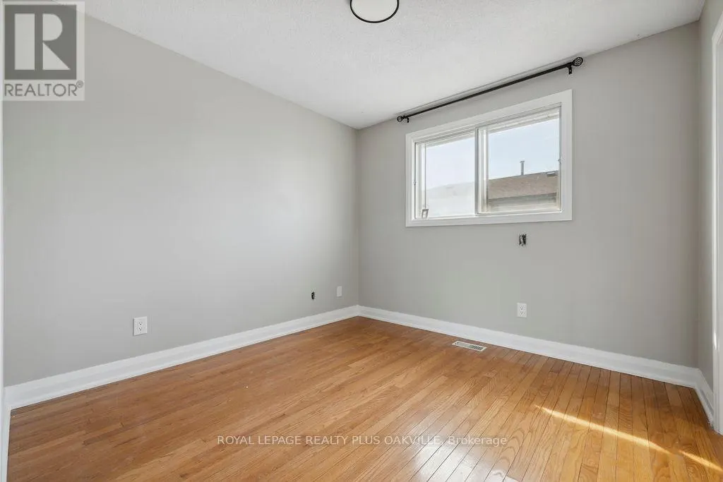 UPPER - 354 BARTON STREET E