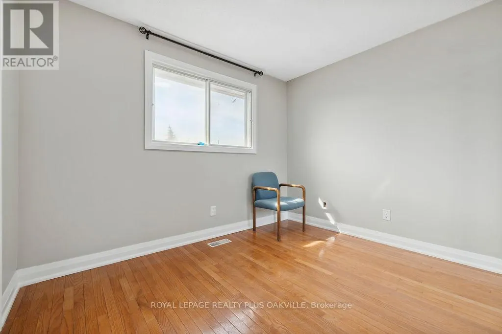 UPPER - 354 BARTON STREET E