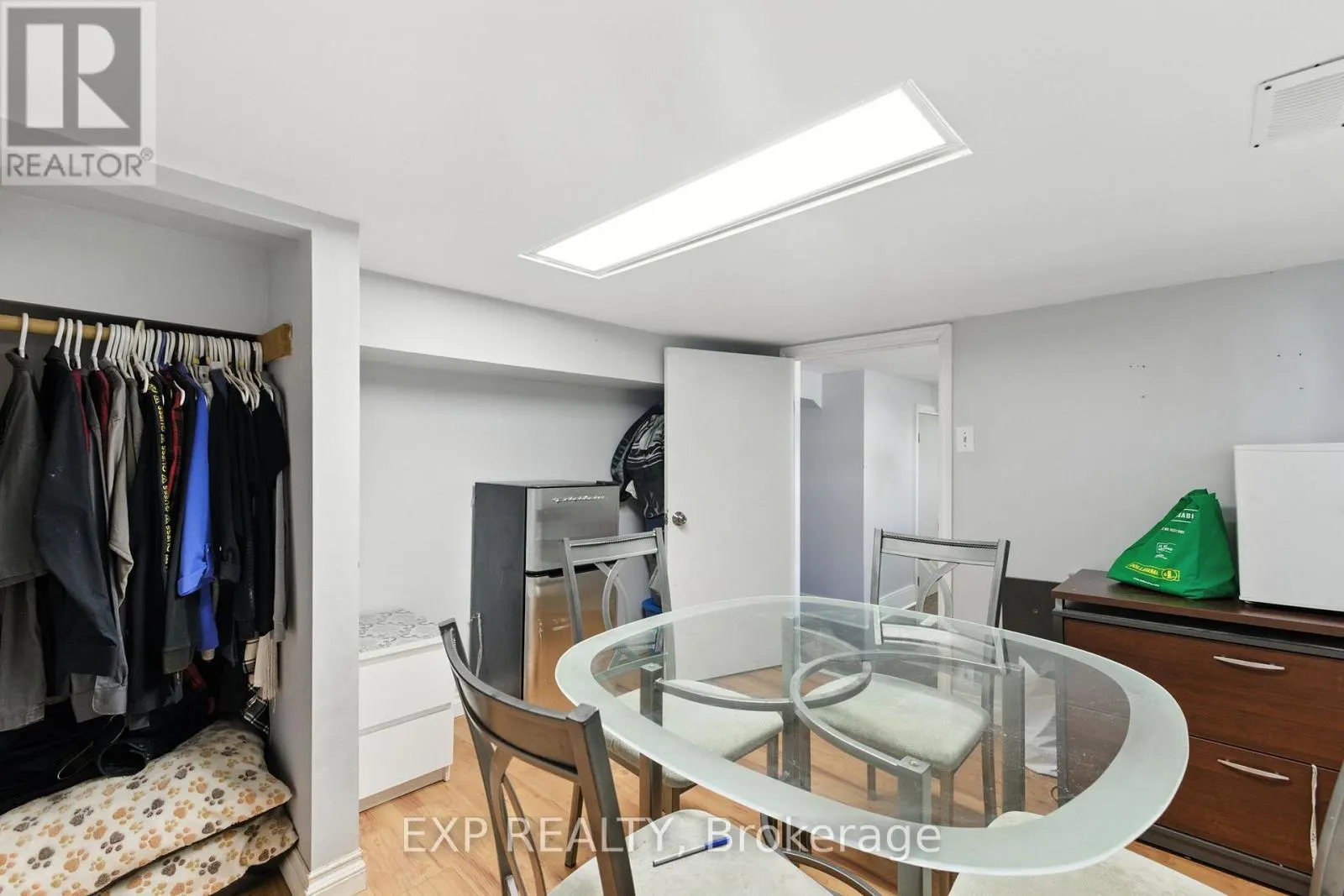 20 BARRINGTON AVENUE