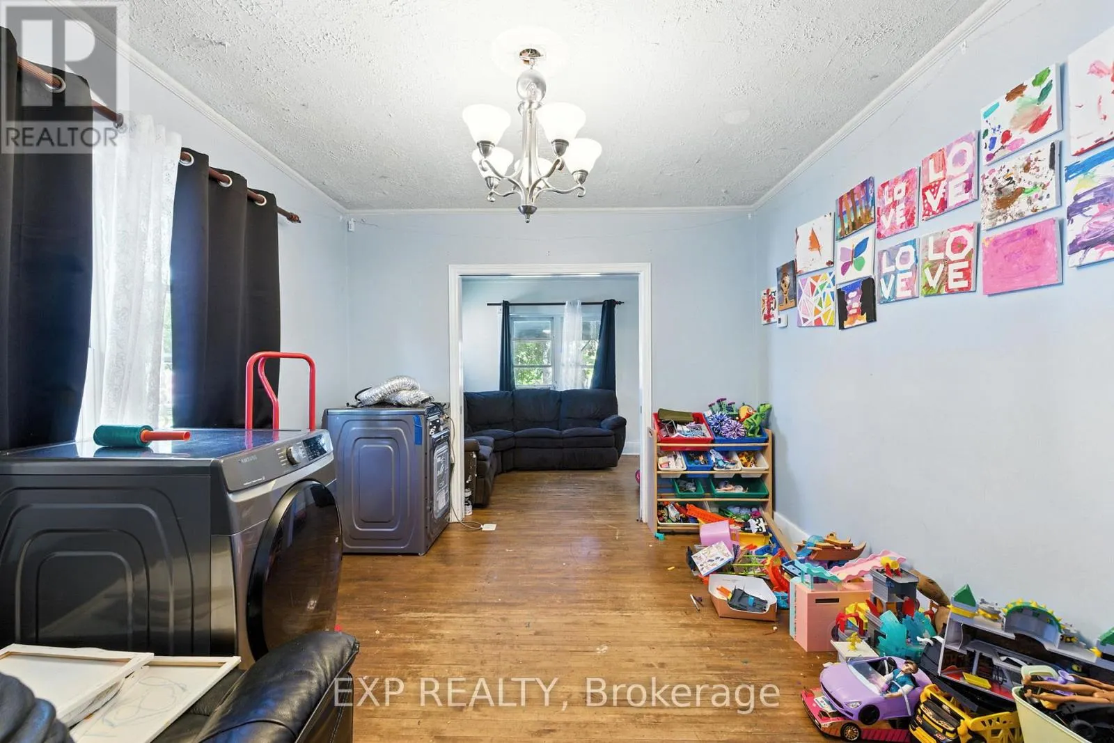 20 BARRINGTON AVENUE