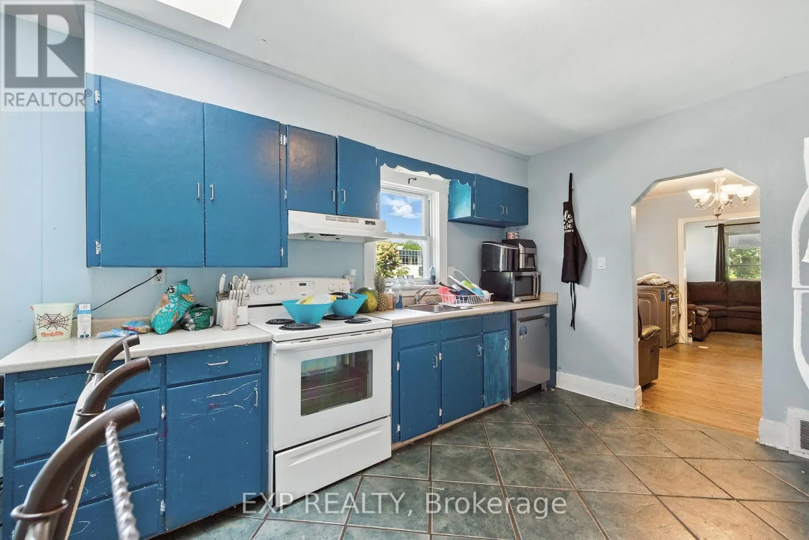 20 BARRINGTON AVENUE