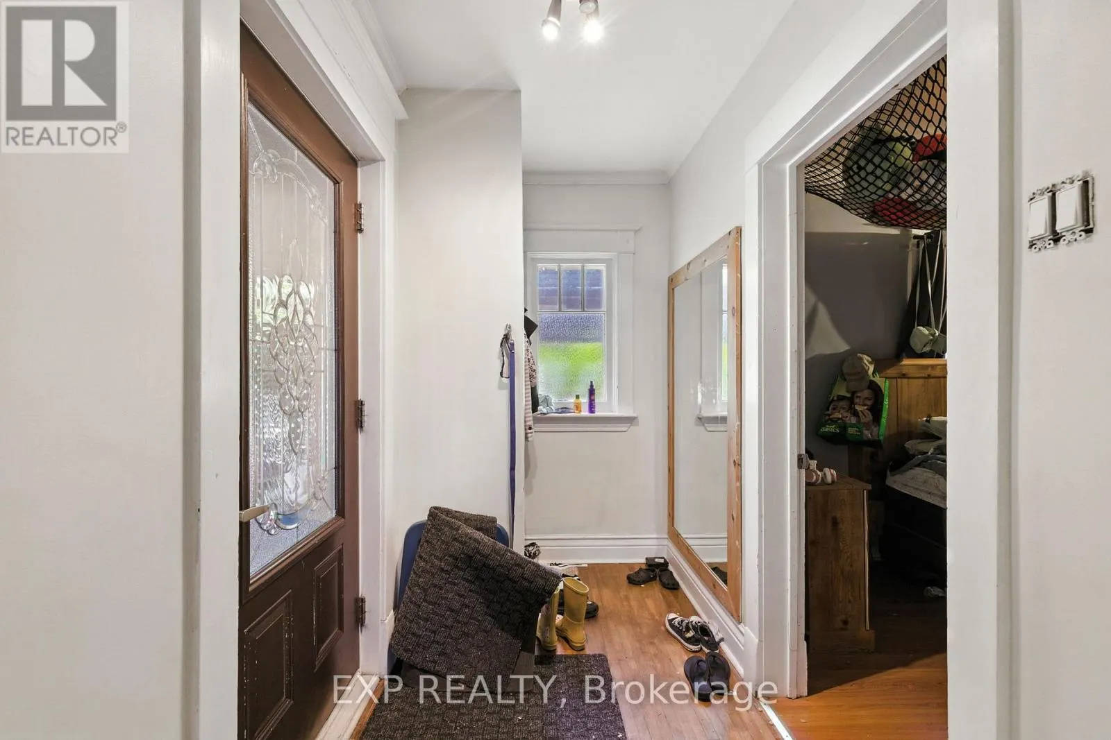 20 BARRINGTON AVENUE