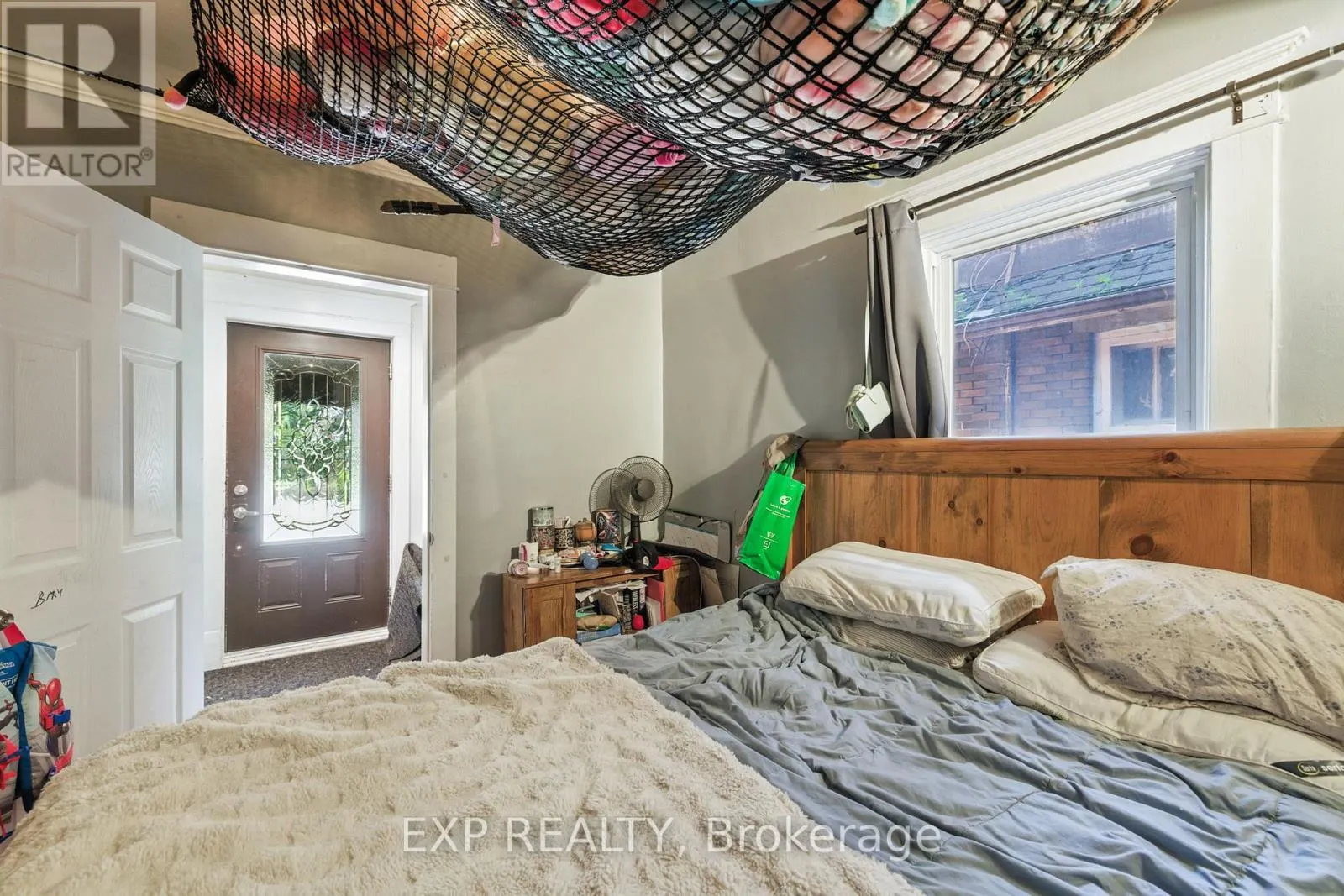 20 BARRINGTON AVENUE