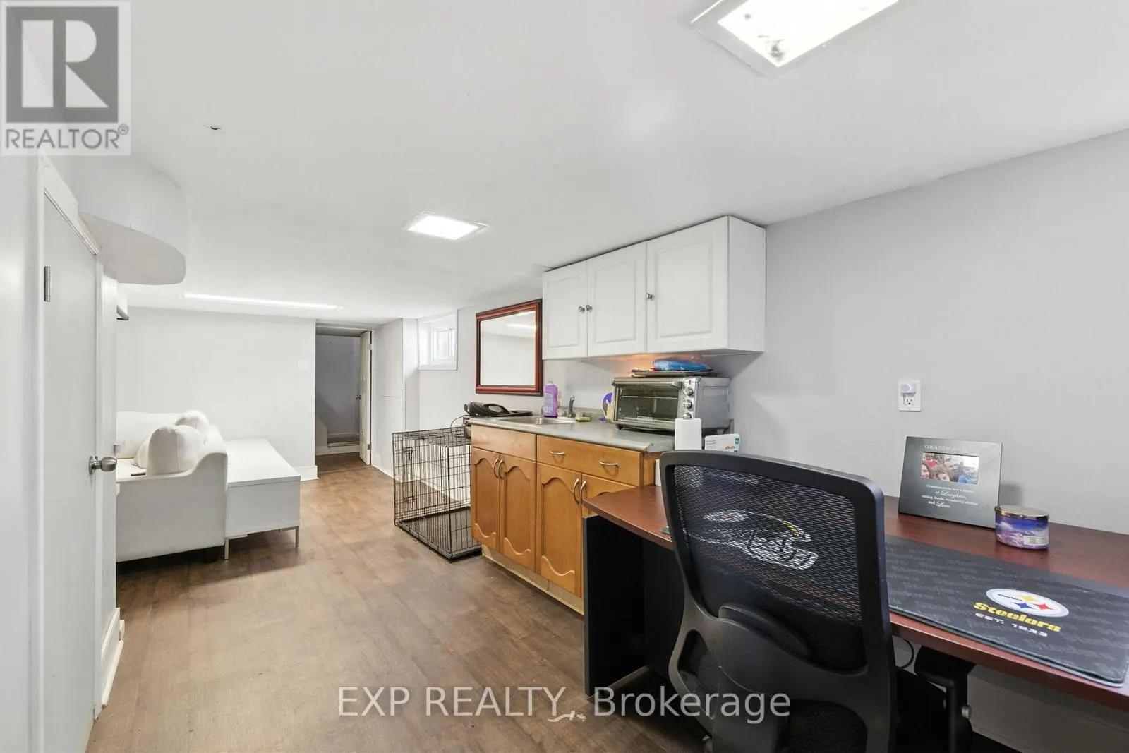 20 BARRINGTON AVENUE