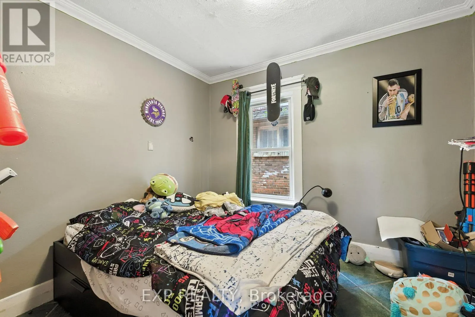 20 BARRINGTON AVENUE