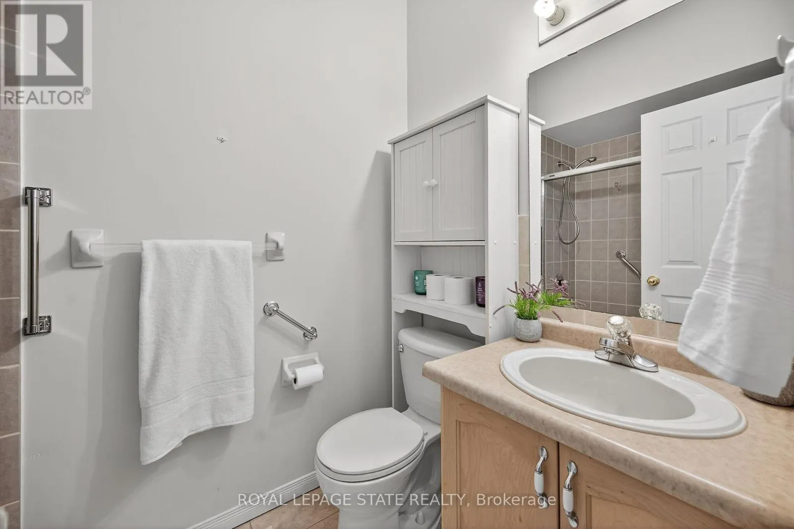 33 - 213 NASH ROAD S