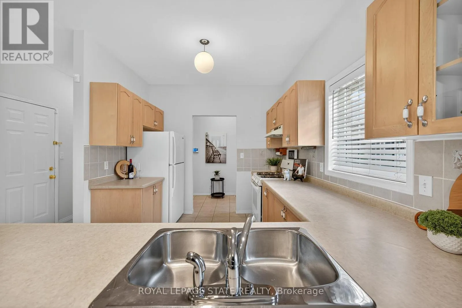 33 - 213 NASH ROAD S