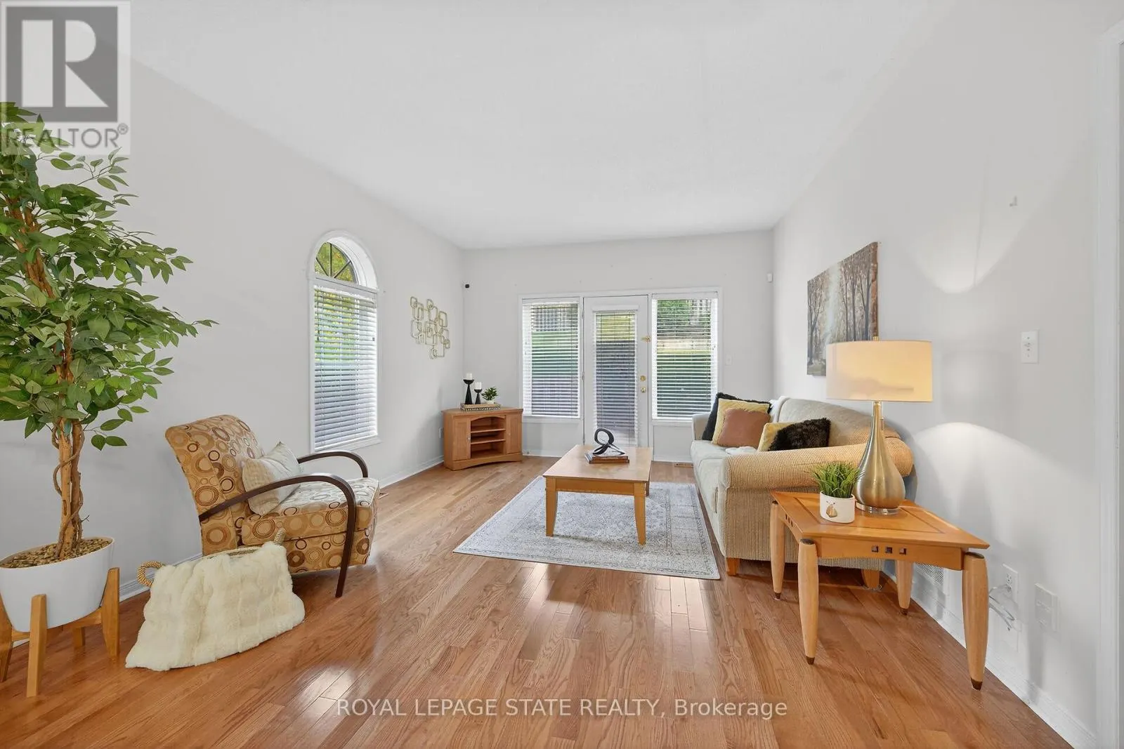 33 - 213 NASH ROAD S