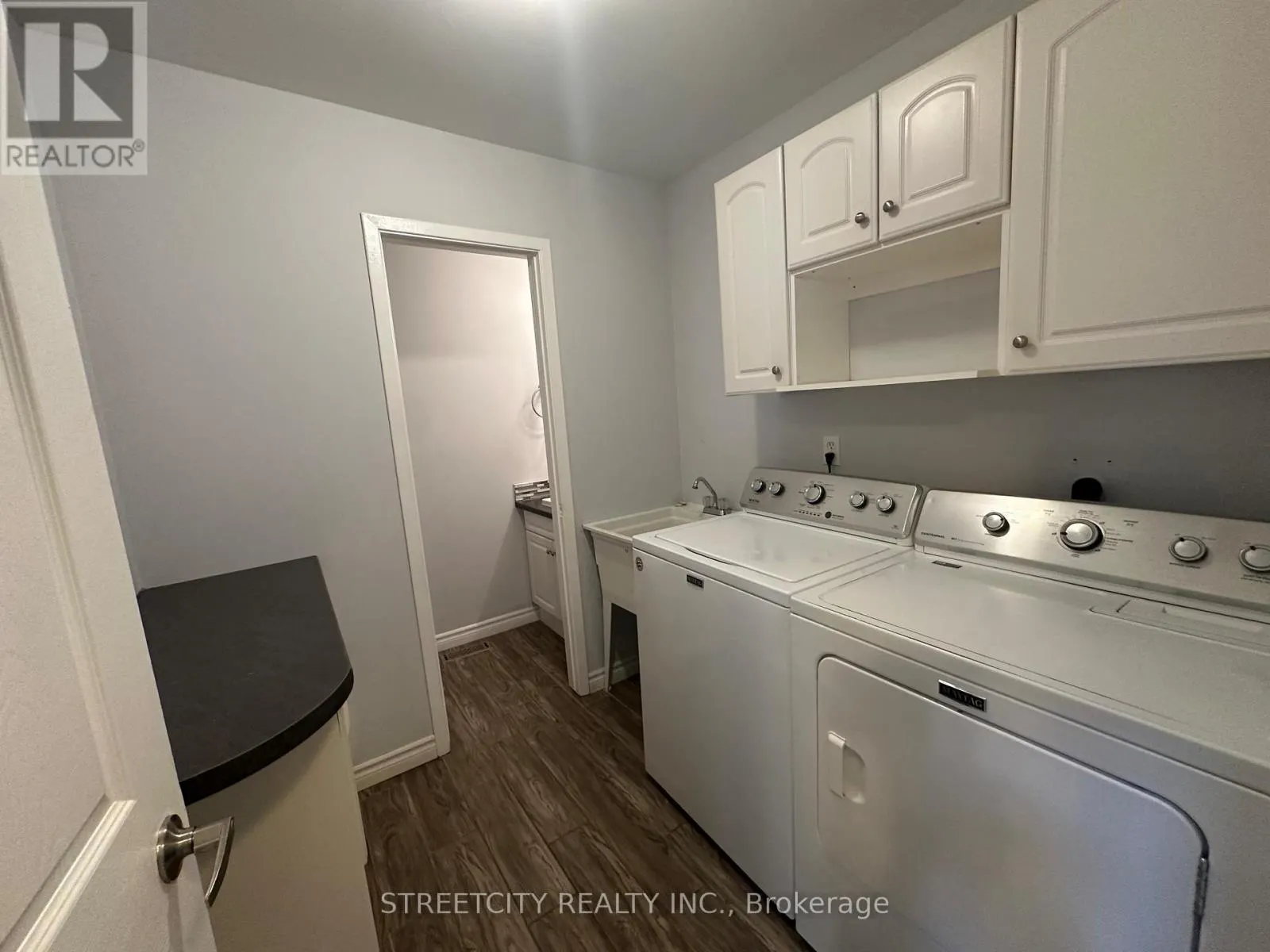 21 BEECHBANK CRESCENT