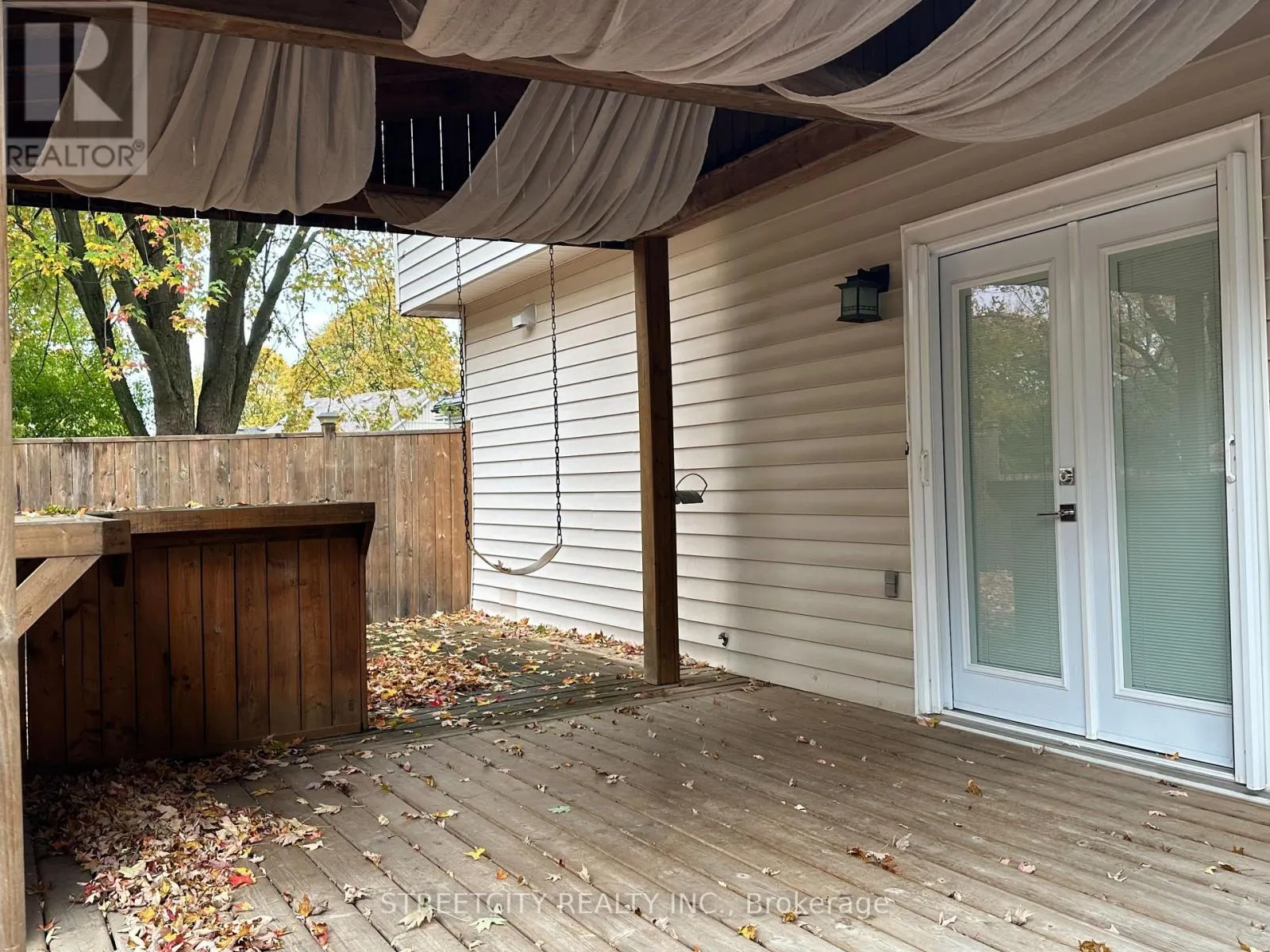 21 BEECHBANK CRESCENT