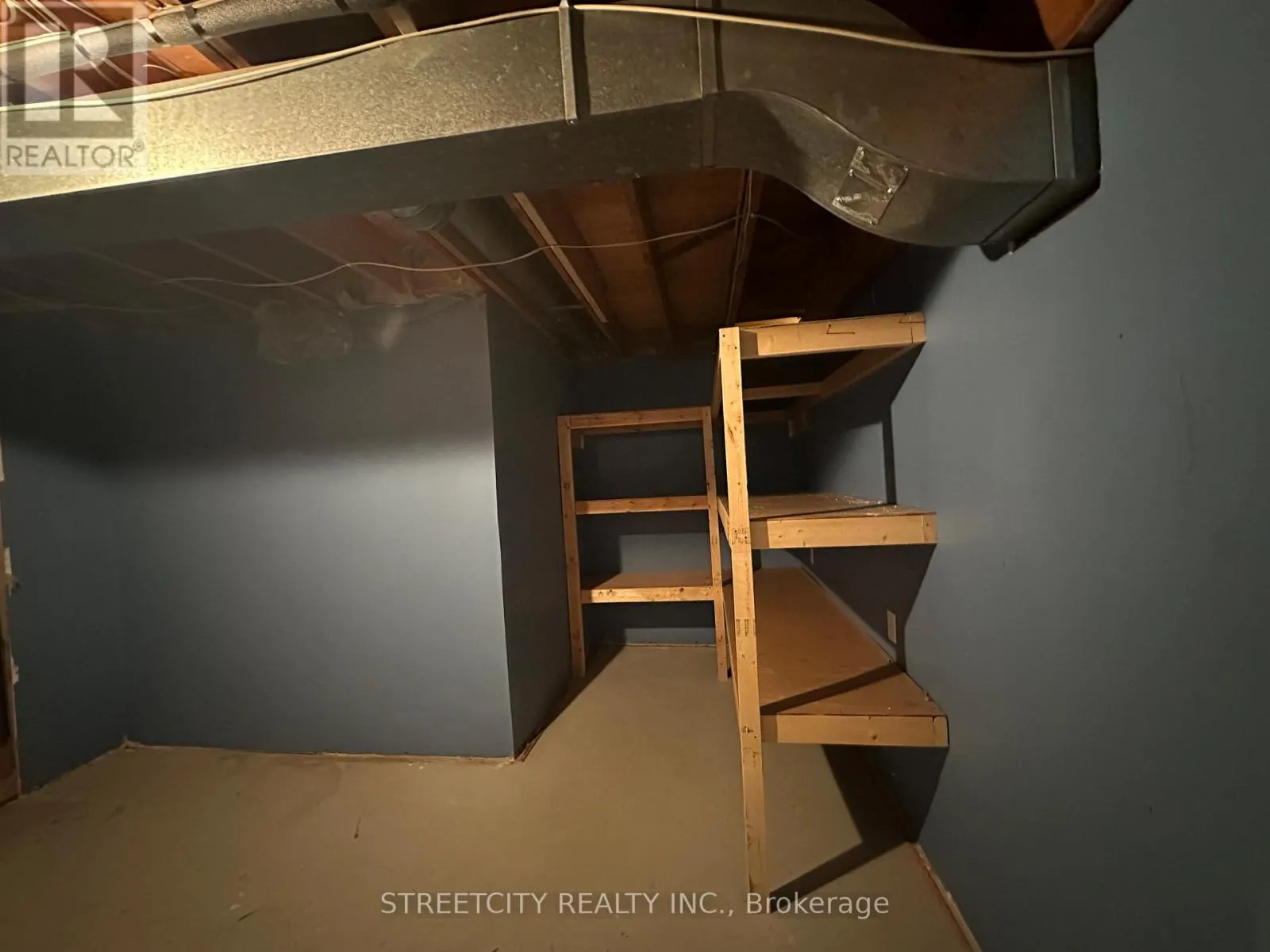 21 BEECHBANK CRESCENT