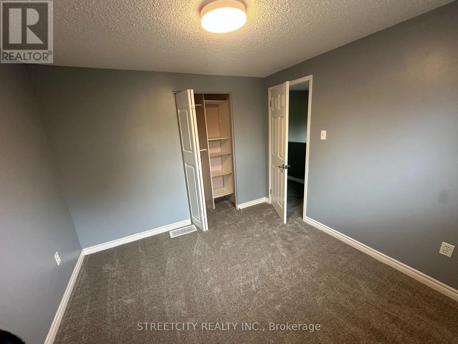 21 BEECHBANK CRESCENT