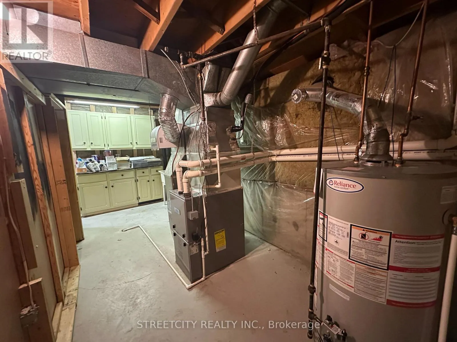 21 BEECHBANK CRESCENT