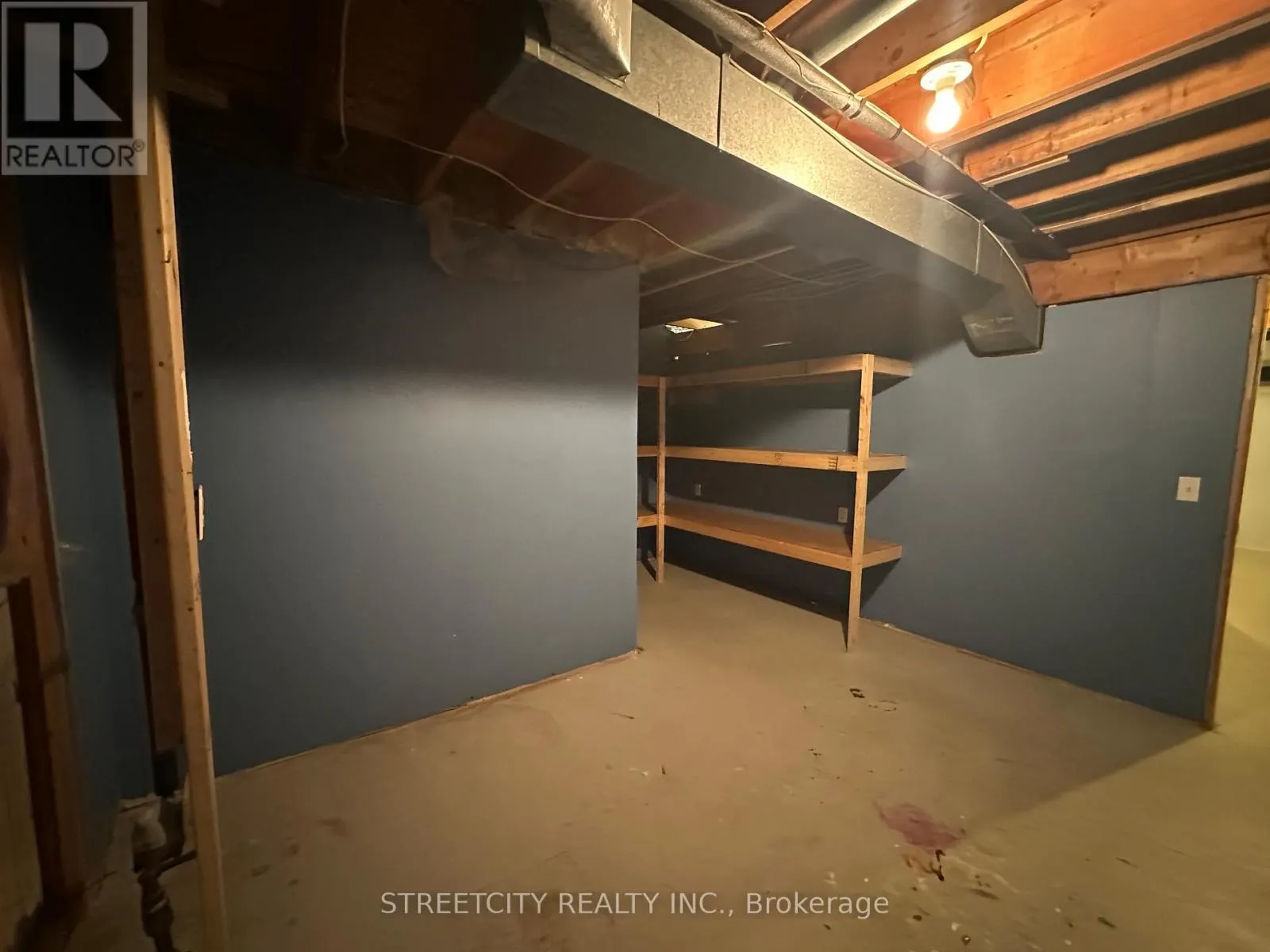 21 BEECHBANK CRESCENT