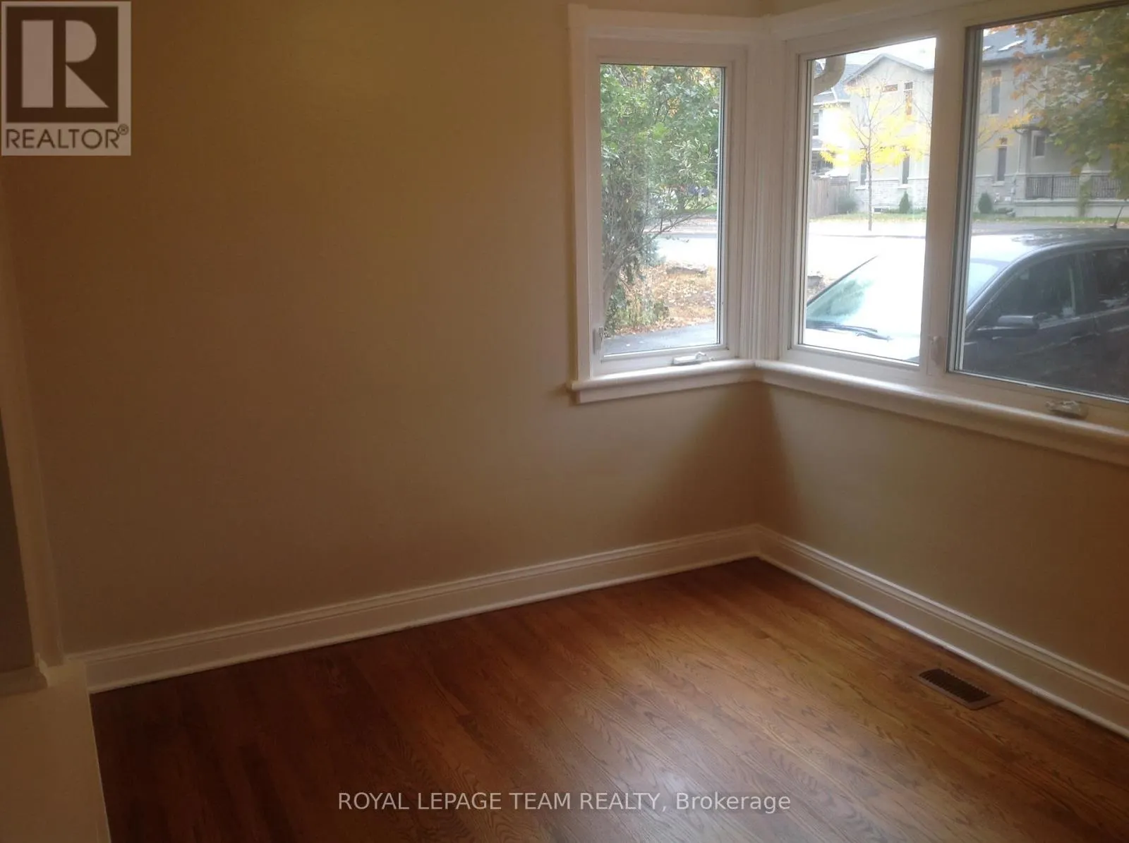 614 CHURCHILL AVENUE