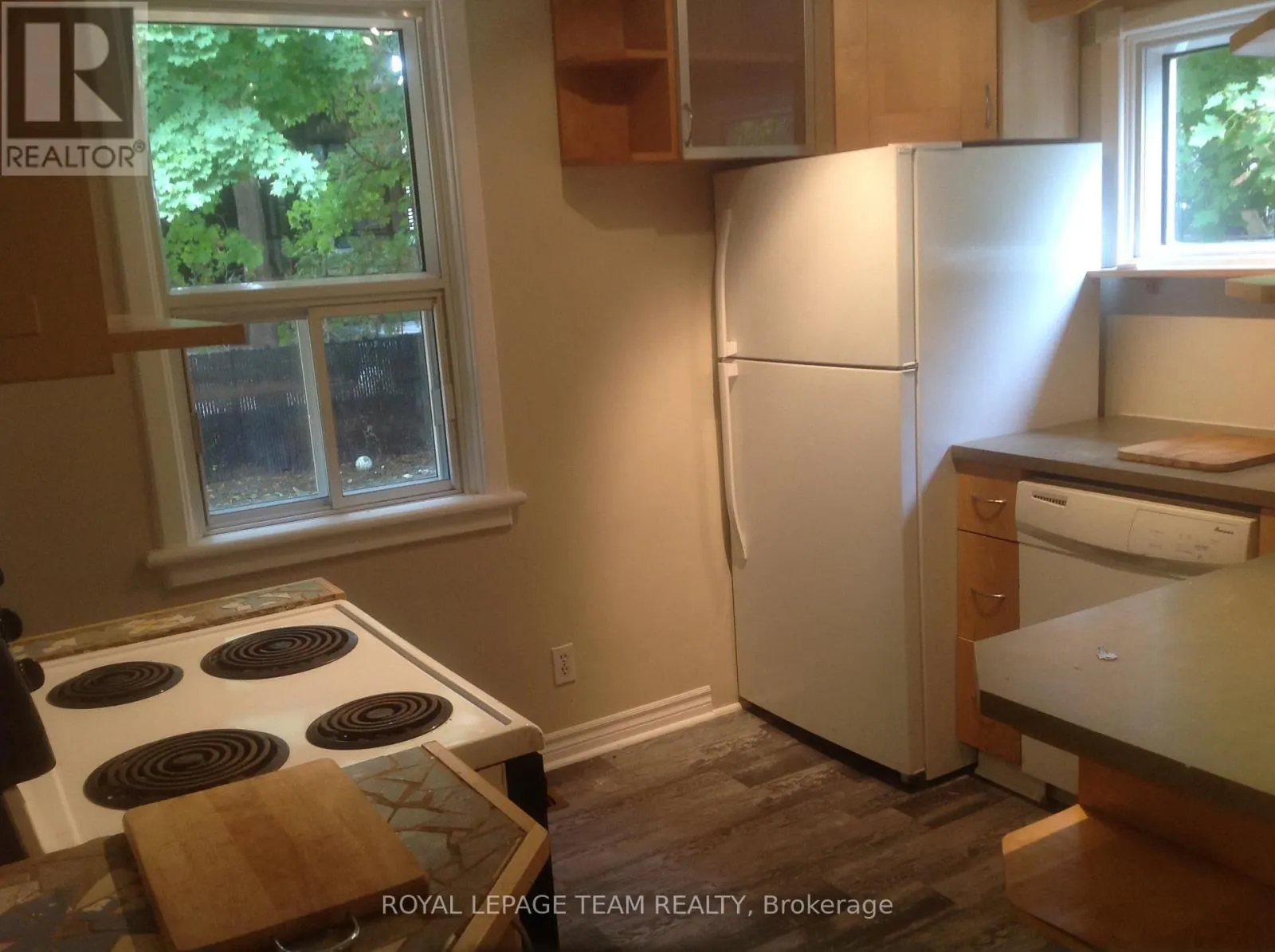 614 CHURCHILL AVENUE