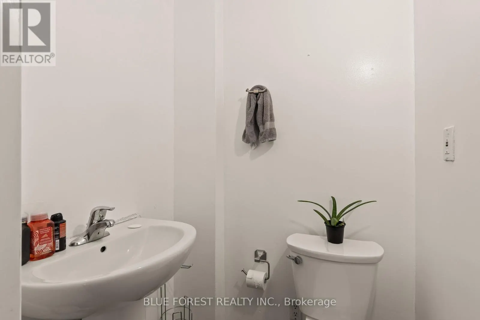 63 ARBOUR GLEN CRESCENT