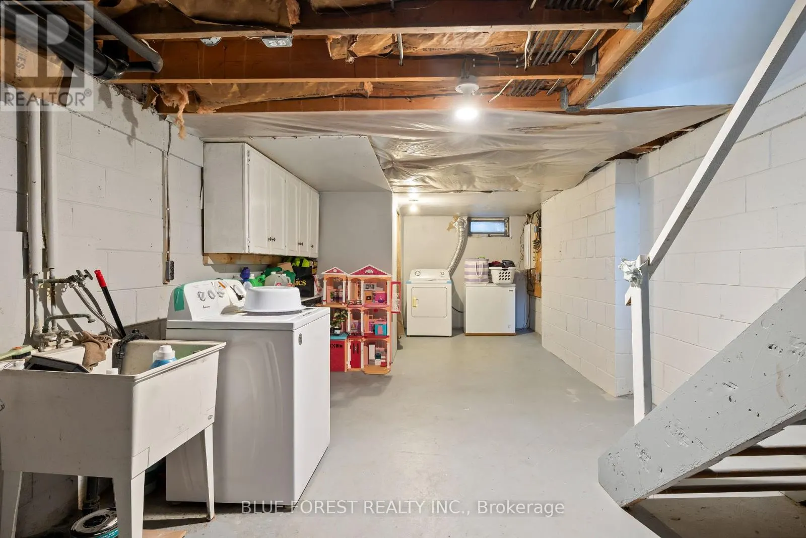 63 ARBOUR GLEN CRESCENT